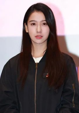 黄婷