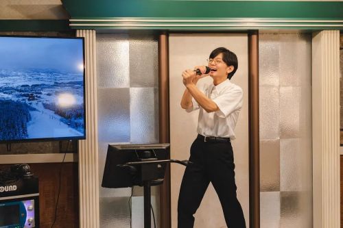 去唱卡拉OK吧！