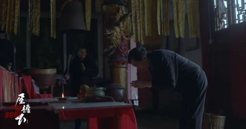 屋檐下