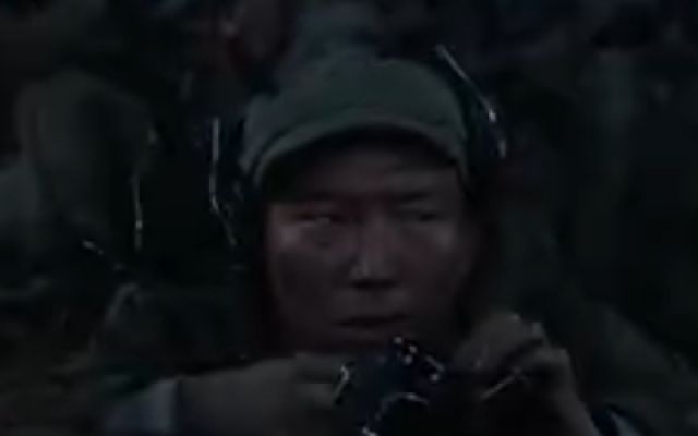 《志愿军：浴血和平》发布“夜袭枫川里”正片片段