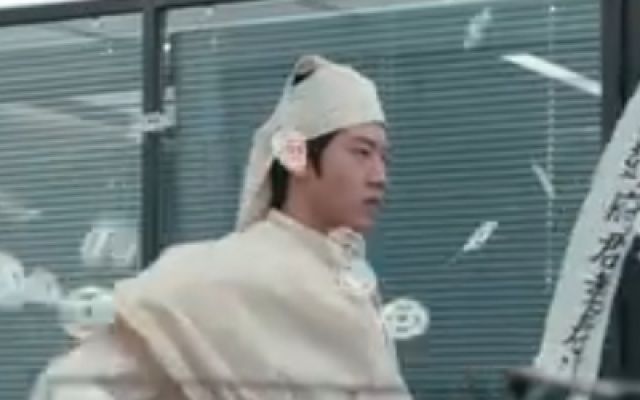 《不过是上班》首支预告