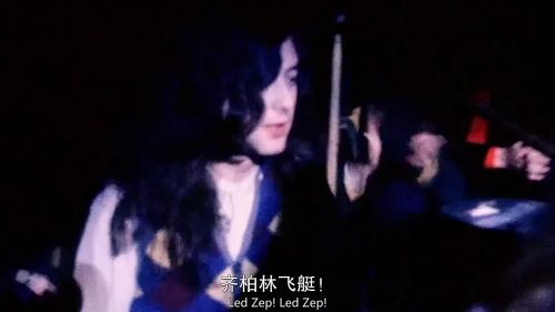 成为齐柏林飞艇