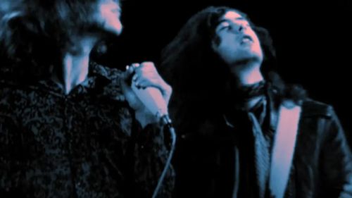 成为齐柏林飞艇