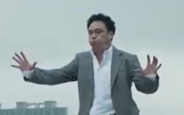 《内幕》发布“天台追捕”正片片段