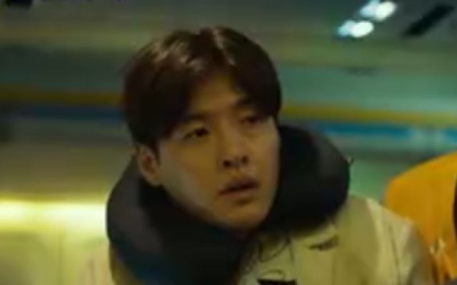 《放飞旅行团》中字预告