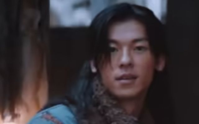 《他年她日》发布“爱是奔赴”版预告