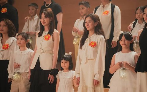 阳光女子合唱团