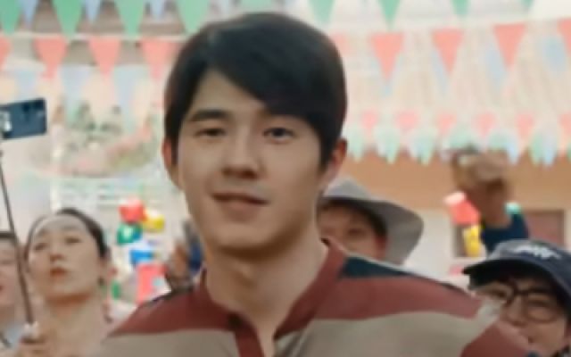 《魔方小姐》发布陪伴主题曲《老朋友》MV