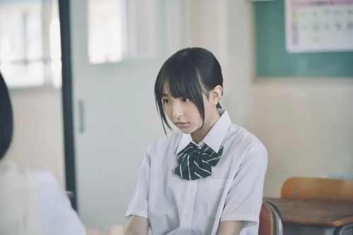 无法在你的脸上哭泣