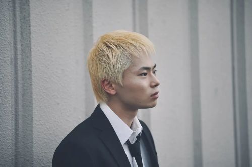 无法在你的脸上哭泣