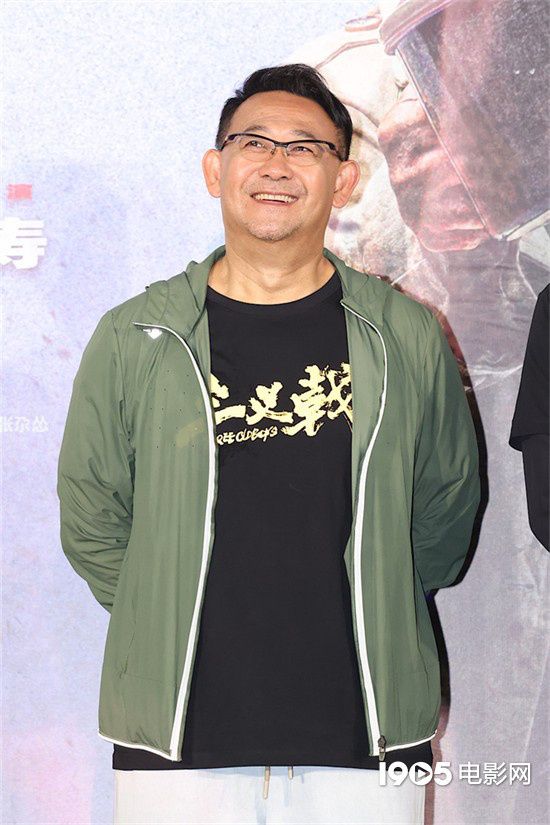 电影《三叉戟》在京举行首映礼，导演携主演亮相，与观众分享幕后故事。