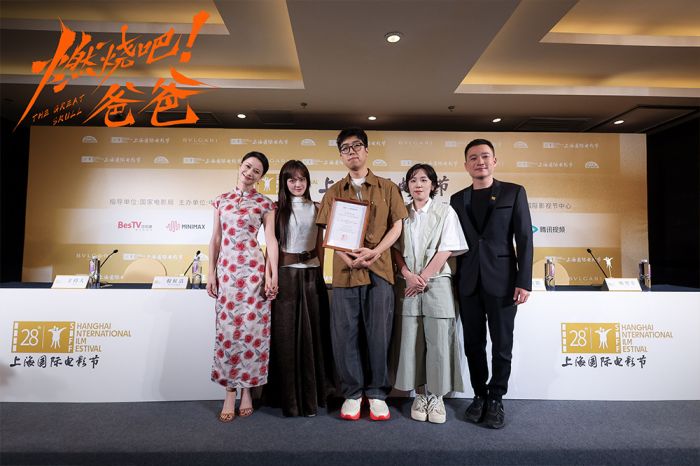 《燃烧吧!爸爸》首映 文淇倪虹洁演绎欢喜冤家母女