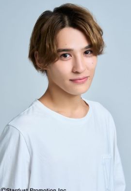 关哲汰