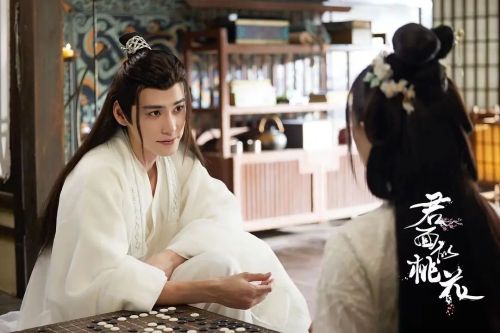 君面似桃花