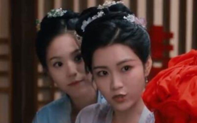 现代医生穿越成待嫁不受宠千金，用她的医学治疗毁容之身，在宴席上展现诗词歌赋惊呆众人！