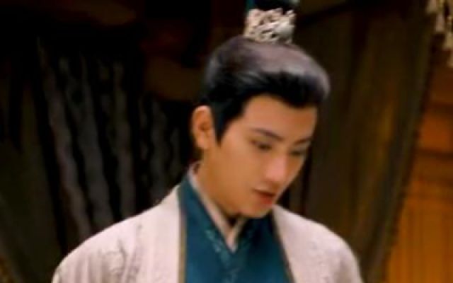 鲨疯了!现代医师穿越古代附身王妃，撕绿茶扎王爷医好皇后，解气回击实现逆袭！