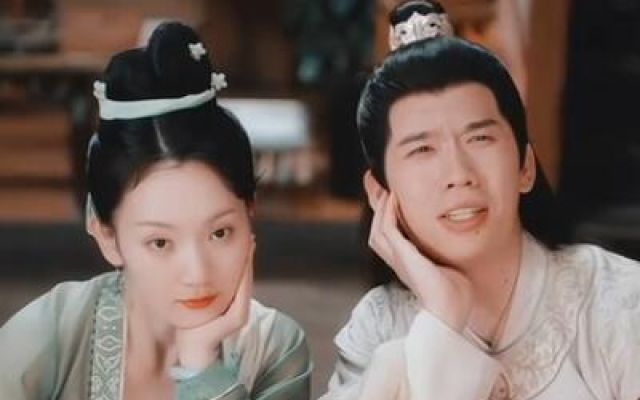 桀骜不驯小世子被女主的医术治服，从此他就是她最大的靠山！