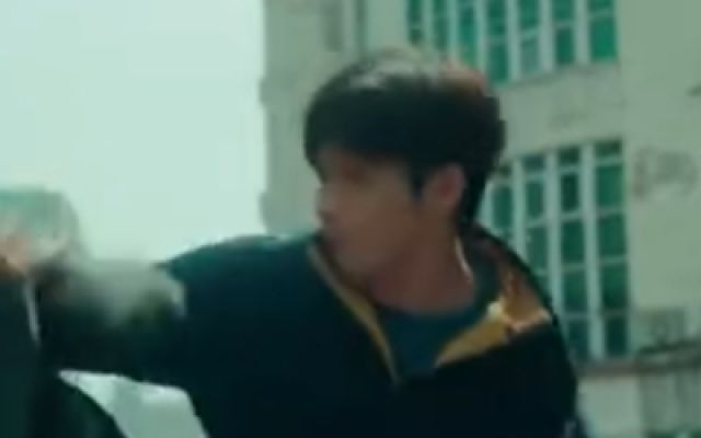 秦南暴揍侵犯妻子人渣！你欠她的我让你吃牢饭还