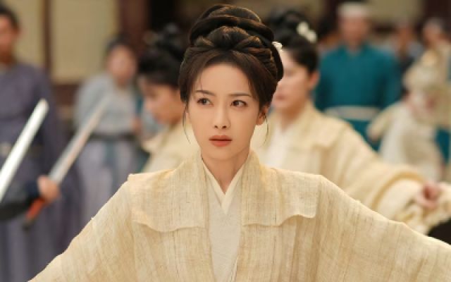 楚瑜以身护棺对峙奸臣！下秒惨遭当街鞭打激起民愤