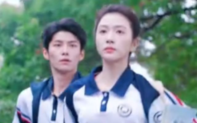 《逆时而来的你》余星辰重回18岁 暗恋表白成功！