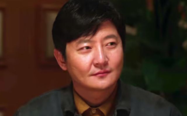 暴发户同学疯狂贬低好哥们？崔国明一句话机智回怼！