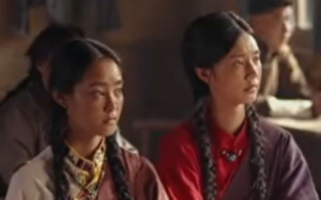 《东山顶上》雪域高原坚韧大女主人生觉醒的传