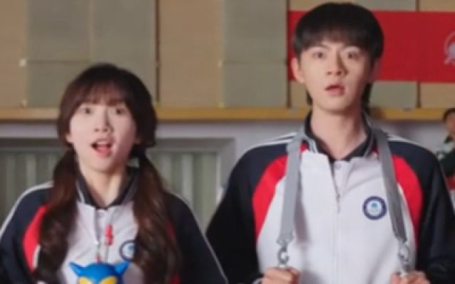 它在掌心，呼啸而过