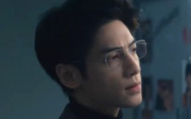 《剥茧》定档预告