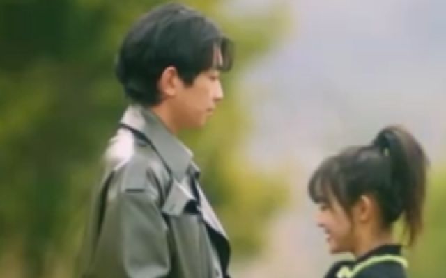 《退后一步，爱上你》预告