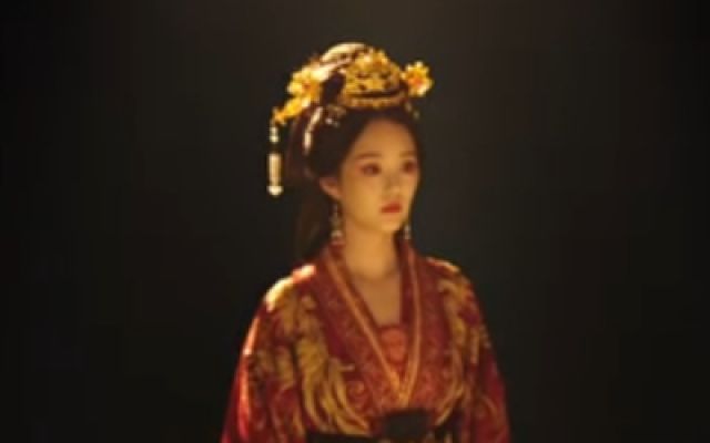 皇后驾到
