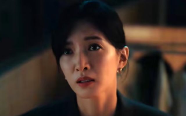 女销售给老板敬酒时被骚扰，谁料事后竟遭网暴？