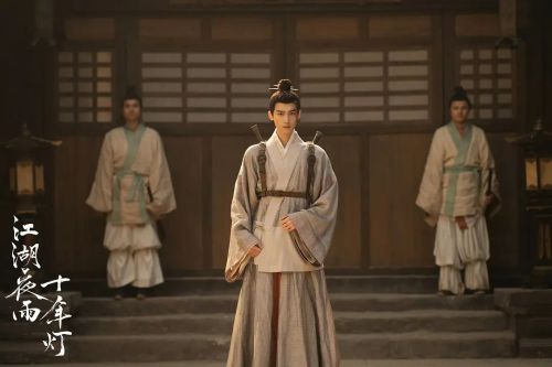 江湖夜雨十年灯