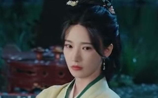 《万福金安》皇后浴火魂穿宫女，凤命婢身智斗后宫