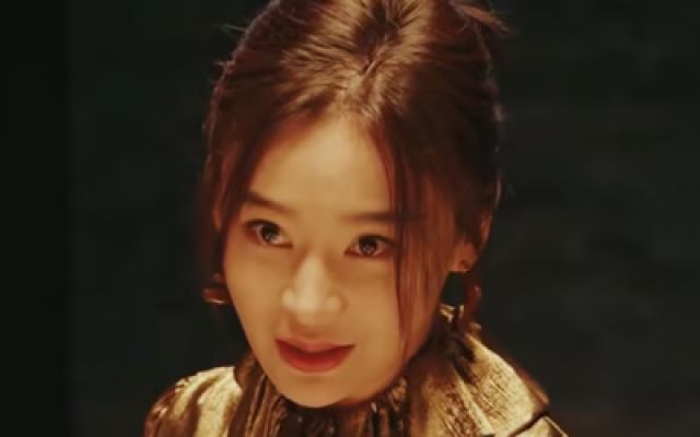 女总裁偷偷服解酒药，疯狂喝酒拿下客户