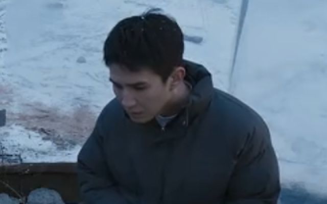 命案震动全市！校园水泥雕像碎裂后惊现无名女尸