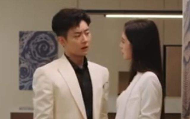 《他心不难测》反派心声被围剿，美女环绕改天命