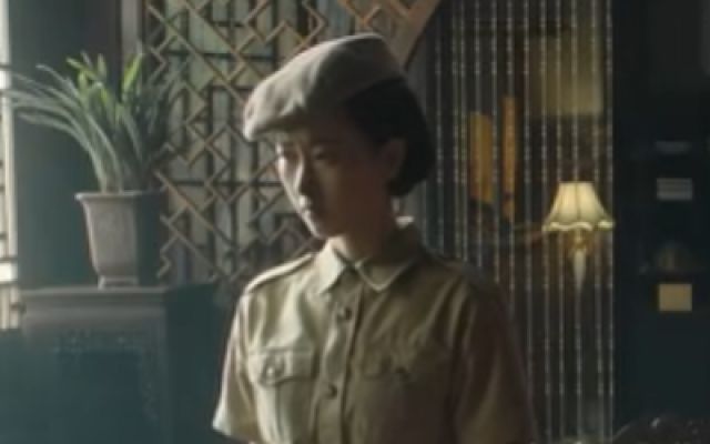九个弹孔