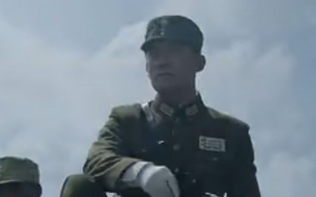 《九个弹孔》定档预告